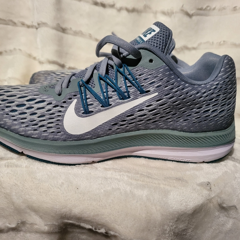 Nike zoom windflow 5 women's size 7